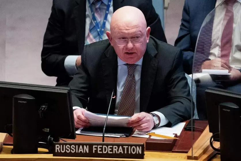 El embajador de Rusia ante la ONU, Vasily Nebenzya, habla durante la reunión de emergencia de la Asamblea General. (Twitter)