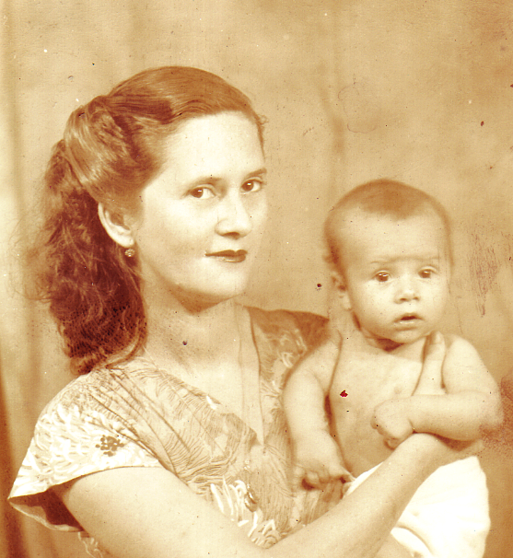 foto familiar de Elena Daconte con uno de sus hijos. (Fuente externa)