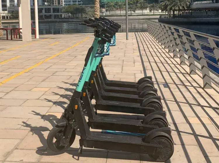 Patinetes eléctricos en Dubai. (Twitter)