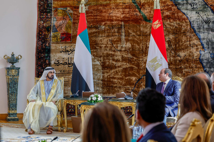 El gobernante de Dubai y el presidente egipcio este jueves en El Cairo. (WAM)