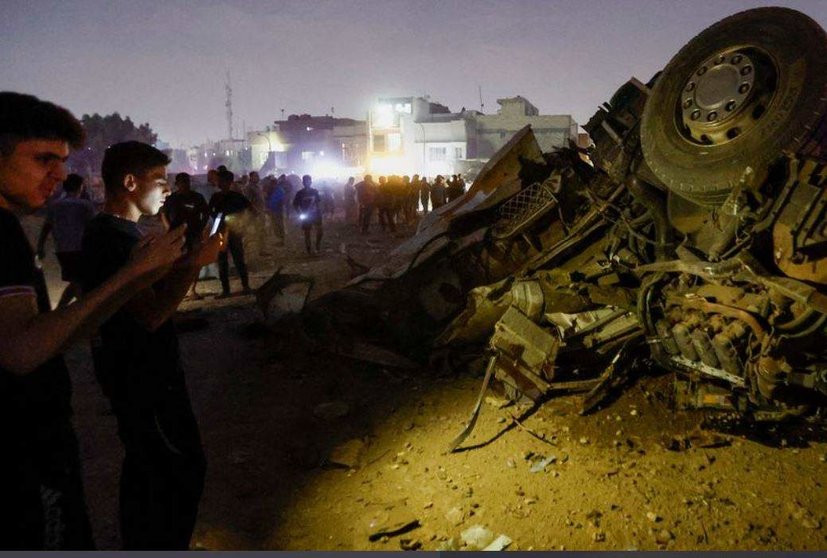 Estado en que quedó el camión tras la explosión en Bagdad. (Twitter)