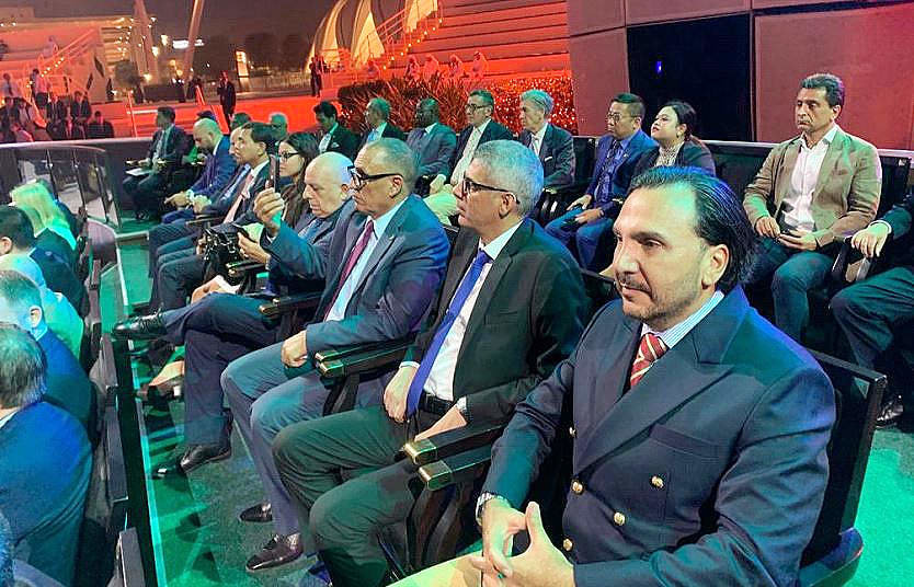 El Jefe de La Mision Diplomatica de Venezuela, Dr Samir Al Attrach, acompañado de Embajadores acreditados en Emiratos Arabes Unidos, asistentes al evento.