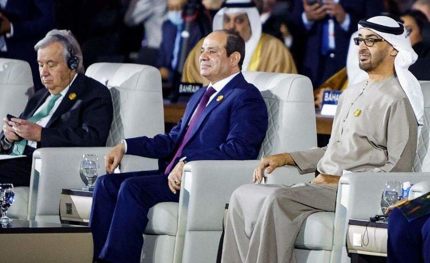 El presidente de Emiratos (primero por la derecha, el presidente egipcio y el secretario general de Naciones Unidas en la Cop 27. (Fuente externa)