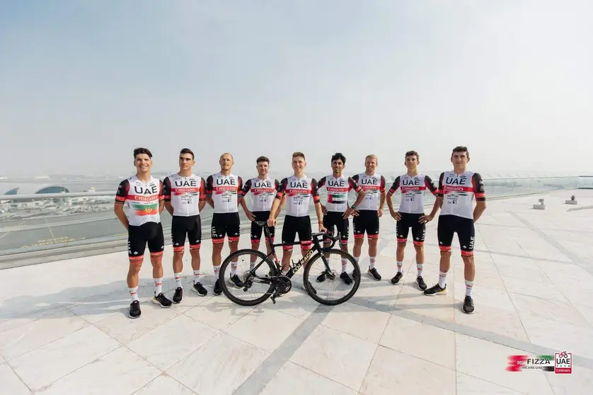 El UAE Team Emirates en España. (Twitter)