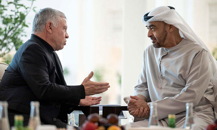 El rey Abdullah y el jeque Mohamed Bin Zayed este jueves. (WAM)