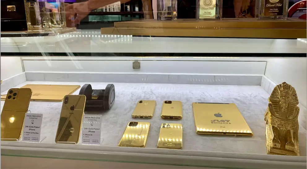 Escaparate de la tienda en Emirates Towers. (ELCORREO)