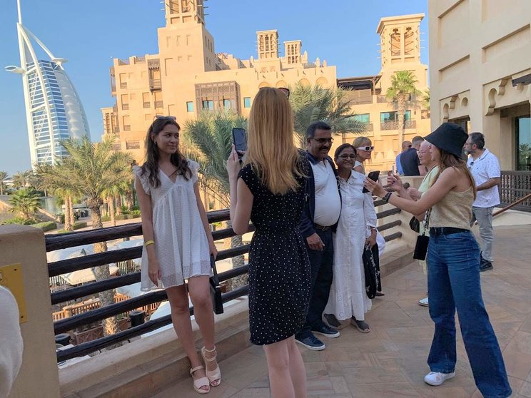 Una imagen de turistas en Dubai. (EL CORREO)