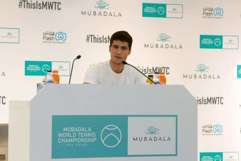 El tenista español Carlos Alcaraz este viernes en Abu Dhabi. (Richard Ramos)