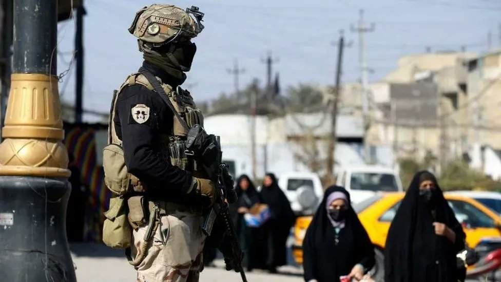 Un policía ien Iraq en una imagen de Twitter.