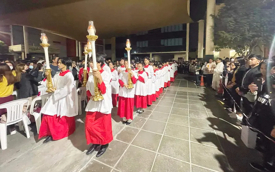 Los oficios de Navidad están resultando esta Navidad multitudinario en la Catedral de San José en Abu Dhabi. (Facebook St.Joseph's Cathedral Abu Dhabi AUH)