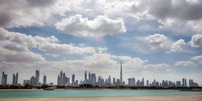 Dubai durante un día ligeramente nuboso. (WAM)