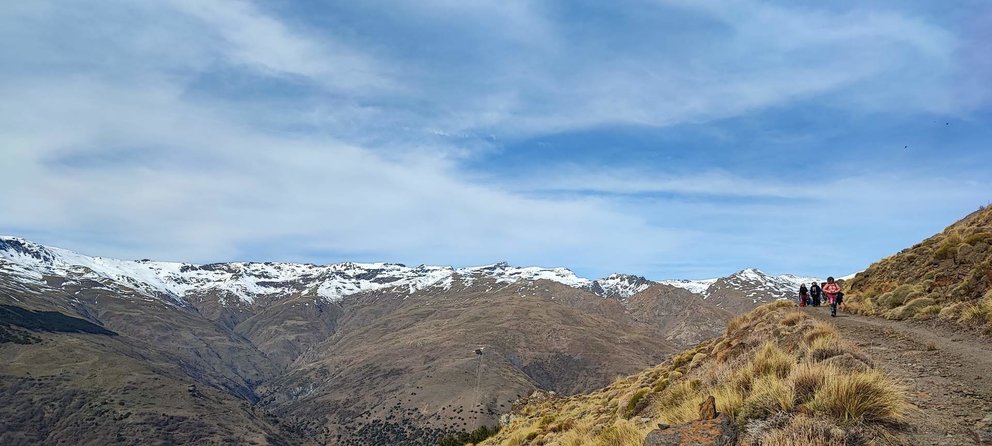 Vista de Sierra Nevada desde la acequia alta de Pórtugos