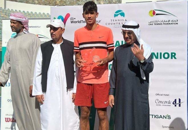 El tenista español en el podio en el emirato de Fujairah. (Fuente externa)