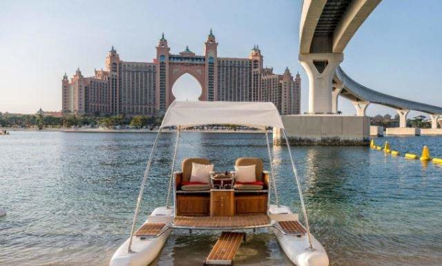 El catamarán está disponible en la playa de The Pointe en La Palmera de Dubai. (Fuente externa)
