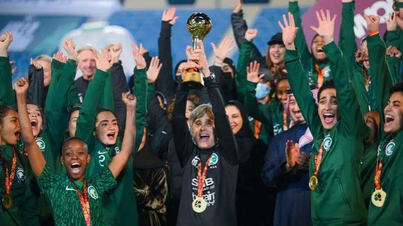 El equipo femenino de la selección saudí. (Al Arabiya)