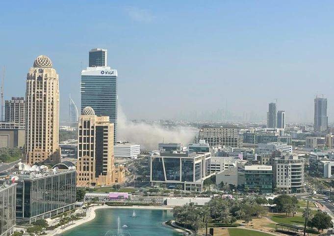 Demolición de Dubai Pearl. (Twitter)