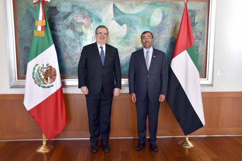 El ministro de Exteriores de México junto al jefe de la delagación econmómica de Emiratos. (WAM)