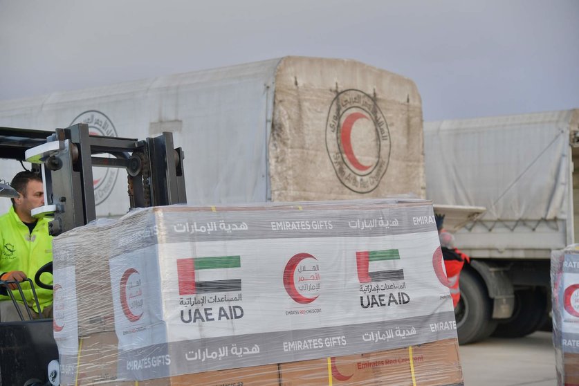EAU ya ha transportado por aire más de 750 toneladas en la denominada operación 'Gallant Knight/2' para ayudar a los afectados por el terremoto. (WAM)