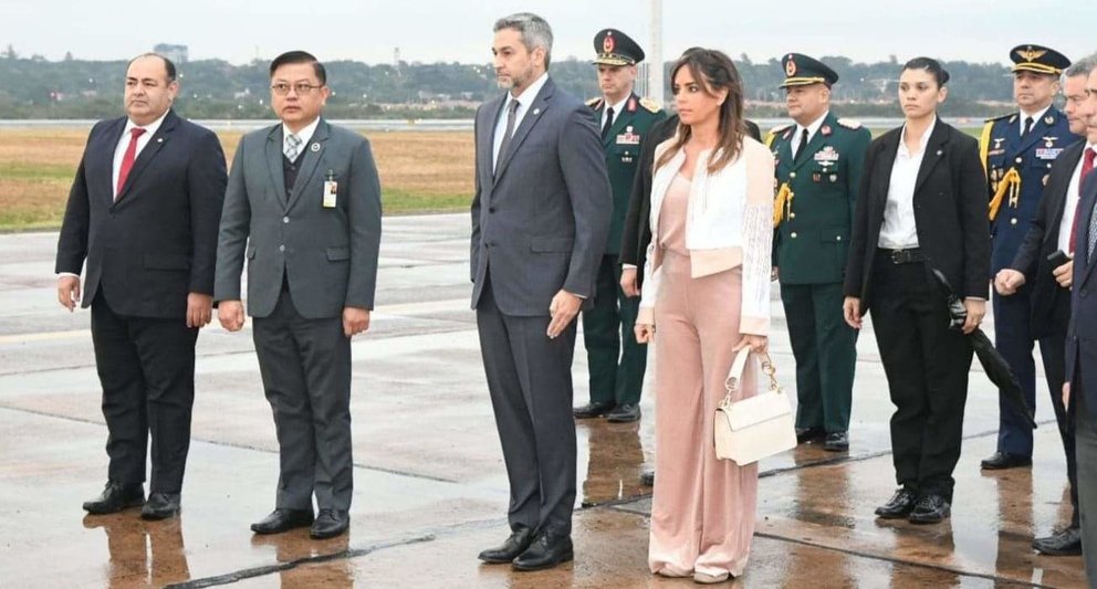 El presidente de Paraguay y su esposa. (Twitter)