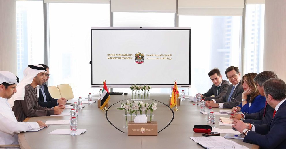 La delegación española en Abu Dhabi este jueves. (WAM)