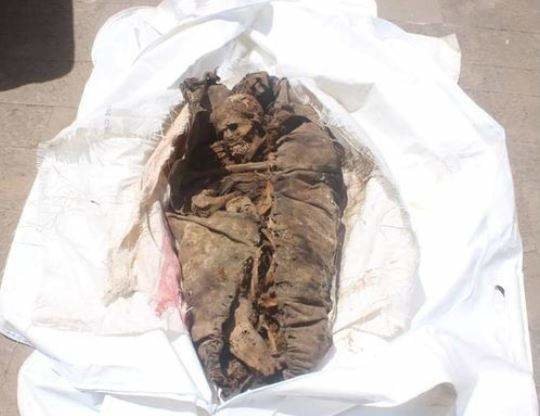 Una imagen en Twitter de la momia encontrada en Yemen.