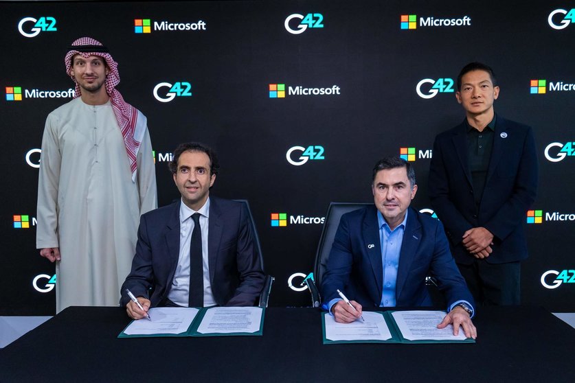 Un momento de la firma del acuerdo entre G42 y Microsoft. (WAM)