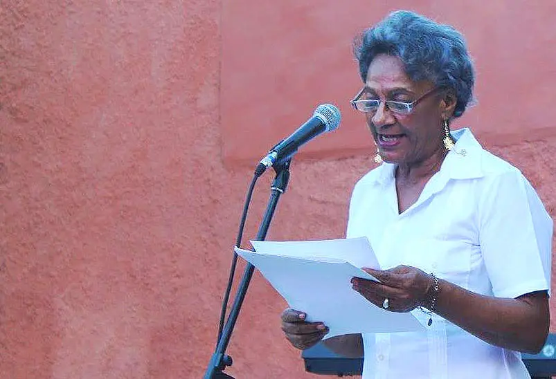 La directora del Centro Cultural Africano Fernando Ortiz, Zoe Cremé Ramos, durante su intervención. (Sergio Martínez Martínez)