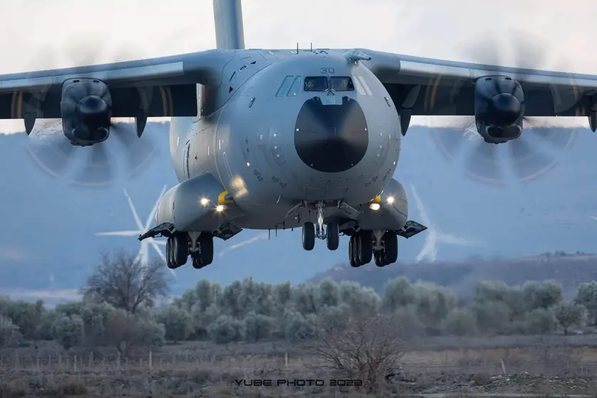 Un avión militar. (Twitter)