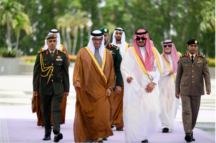 Mansour bin Zayed a su llegada a Arabia Saudita.