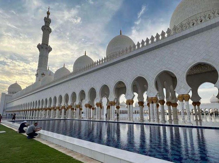 Una imagen de la Gran Mezquita de Abu Dhabi en abril de 2023. (EL CORREO)