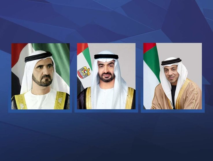 De izquierda a derecha, los jeques Mohammed bin Rashid Al Maktoum, Mohamed bin Zayed Al Nahyan y Mansour bin Zayed Al Nahyan, líderes de Emiratos Árabes. (WAM)