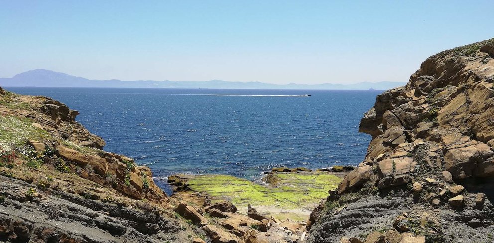 Estrecho de Gibraltar, en una imagen tomada desde España. En frente, Marruecos