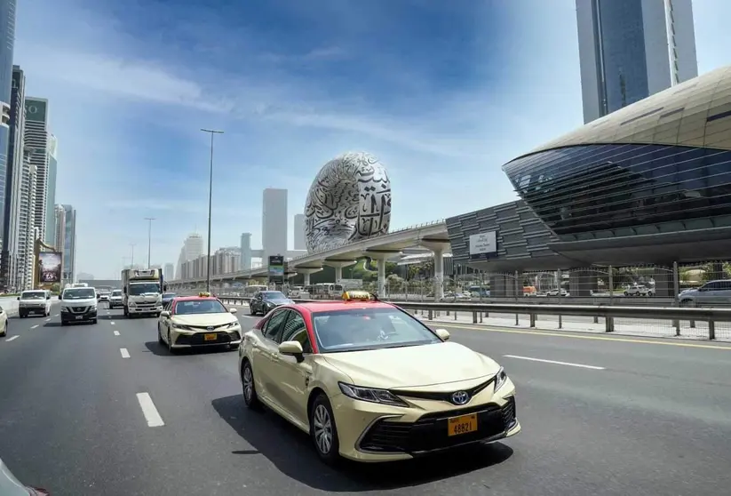 Taxis en el centro de Dubai. (WAM)