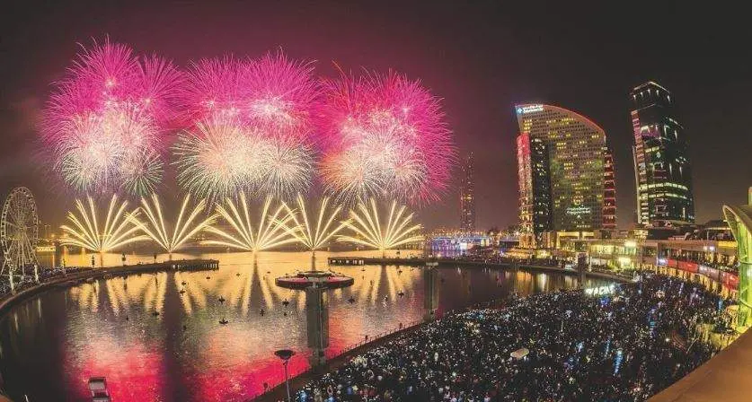 Fuegos artificiales en Emiratos Árabes. (Fuente externa)