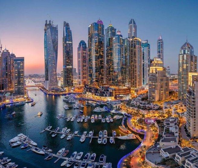 Atardecer en Dubai Marina. (Instagram)