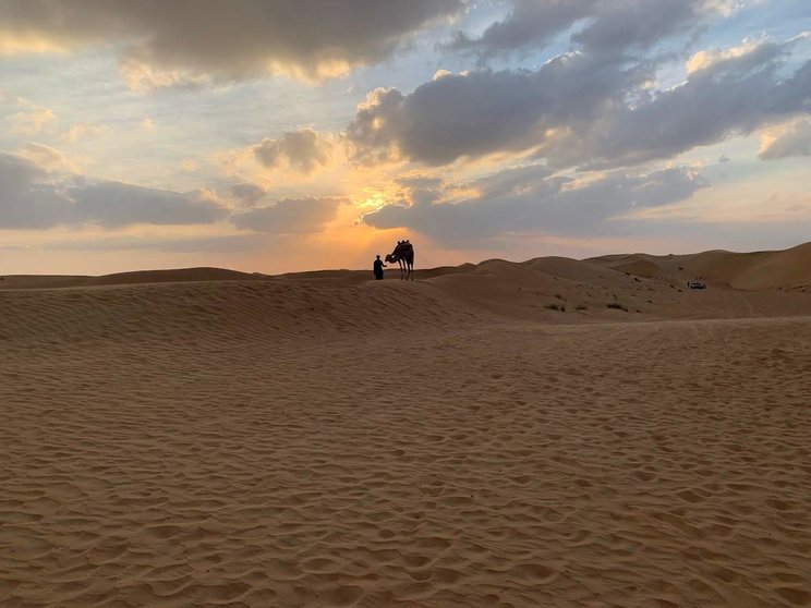 Atardecer en el desierto de Dubai. (EL CORREO)