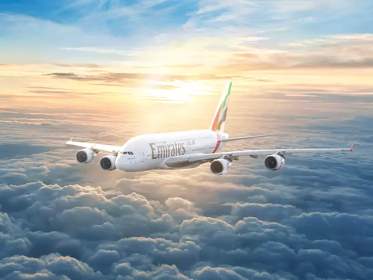 un avión de la aerolíenea Emirates. (X)