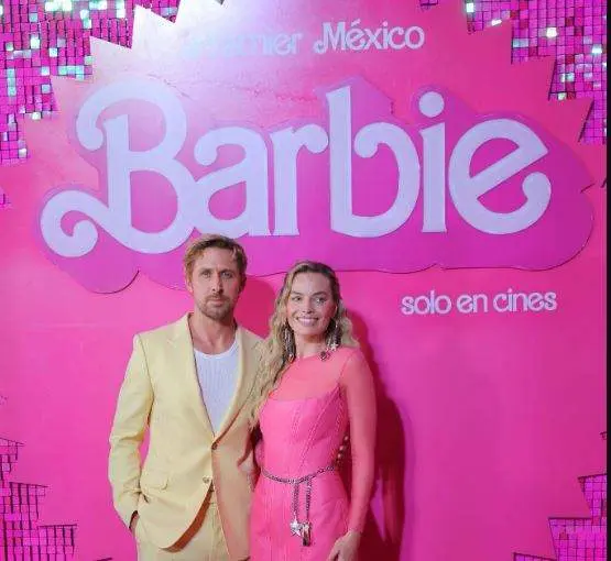 Margot Robbie y Ryan Gosling en el estreno de 'Barbie' en México. (Twitter)