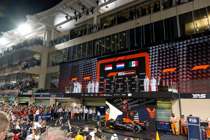 Ceremonia de entrega de premios de Fórmula en Yas Marina Circuit 2022