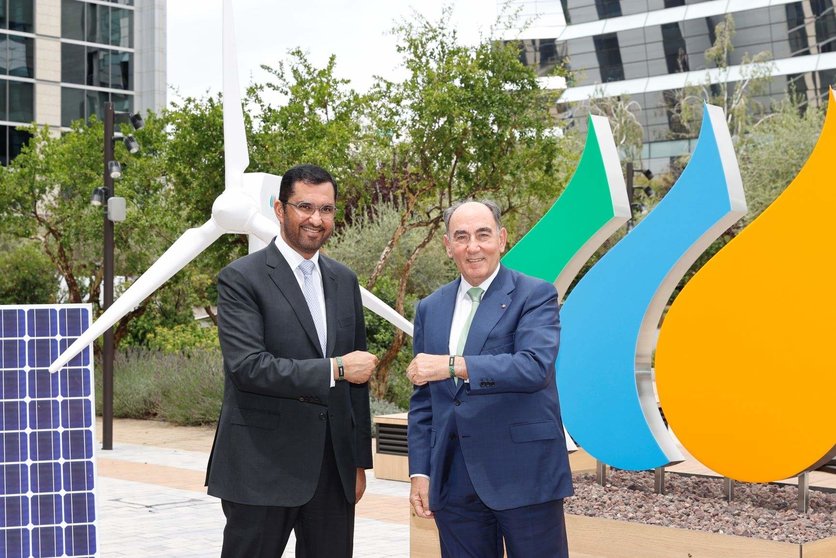 A la izquierda, el presidente emiratí de la COP28 junto a José Ignacio Sánchez, presidente de Iberdrola. (WAM)