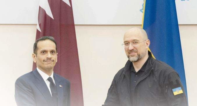 El ministro de Exteriores de Qatar durante su visita a Ucrania. (Twitter)