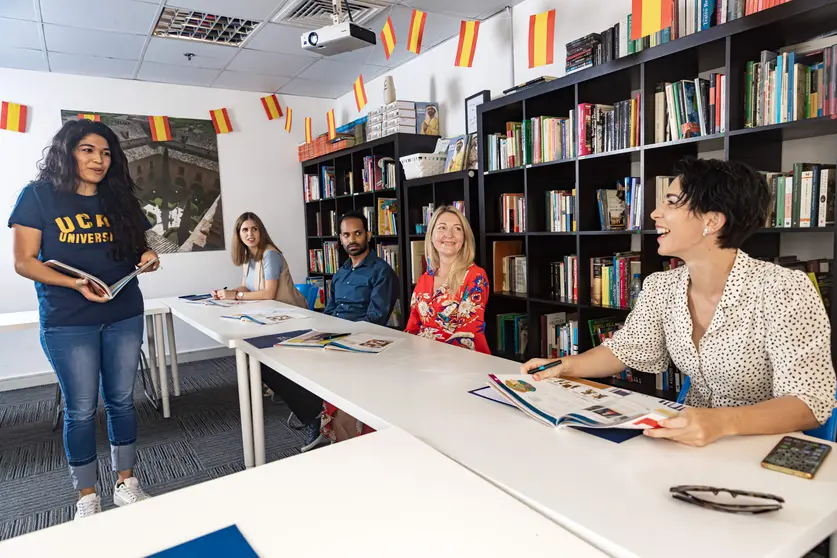 Una clase en UCAM Dubai.