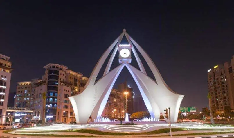 Torre del reloj en Dubai.