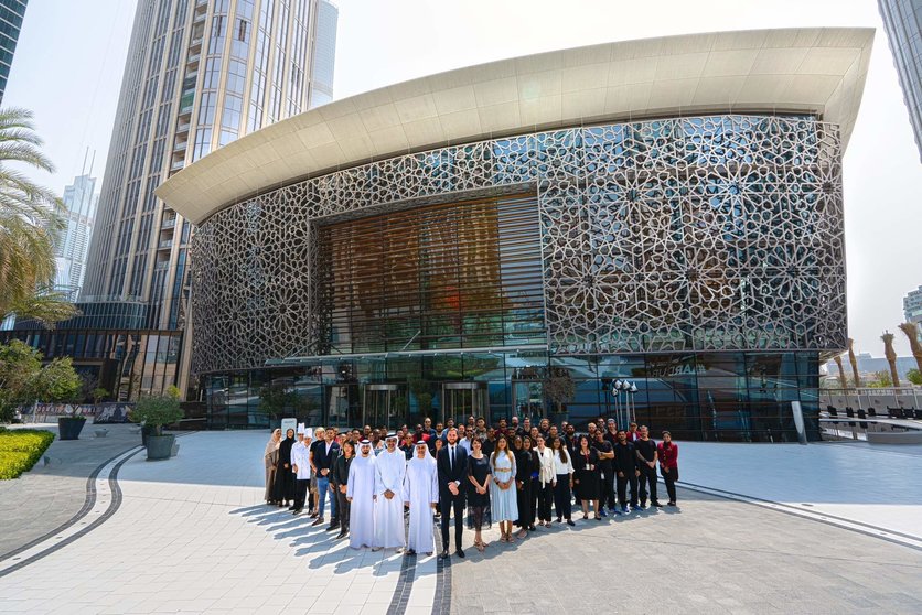 Foto de familia de la presentación de la temporada de la Ópera de Dubai. (Dubai Media Office)