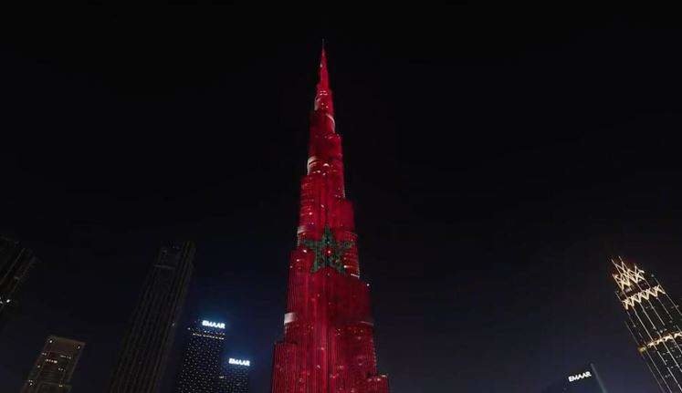 El Burj Khalifa de Dubai iluminado con la bandera de Marruecos. (Twitter)