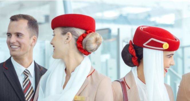Personal de cabina de la aerolínea de Dubai Emirates. (Web Emirates)
