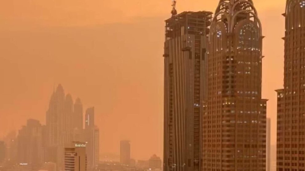 Una imagen de Twitter de la nube naranja sobre Dubai.