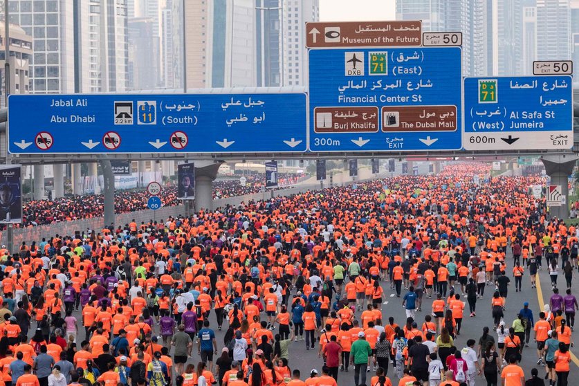 Sheikh Zayed Road fue la pista para la carrera de atletismo. (Dubai Media Office)