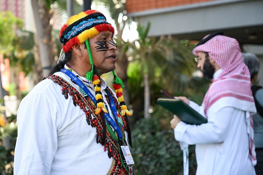 El indígena Domingo Peas en la Cop28 de Dubai. (EL CORREO)