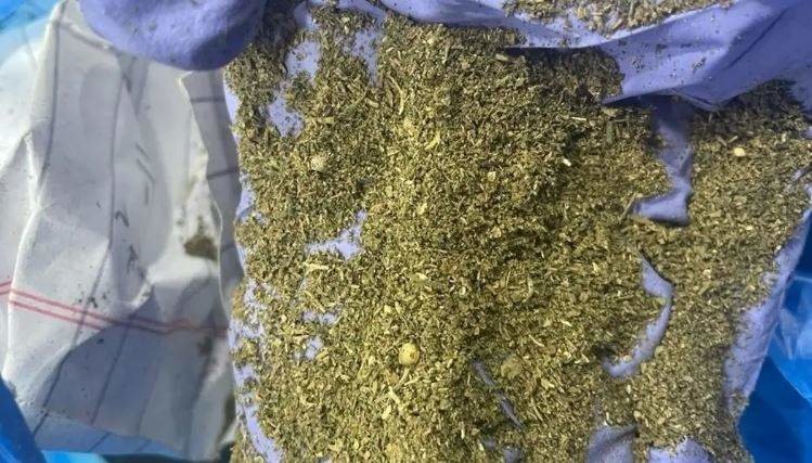 La Aduana de Dubai compartió una foto de la marihuana encontrada en un pasajero en el aeropuerto de Dubai.